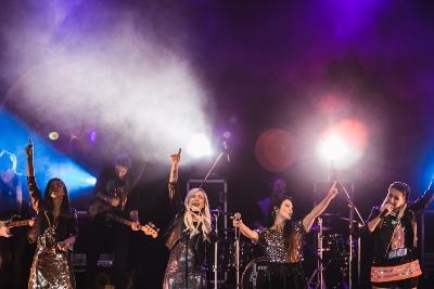 Концертът #1 на Поли Генова се превърна във впечатляващо мини турне